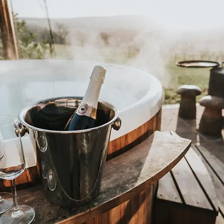 Catgill Farm Camping *